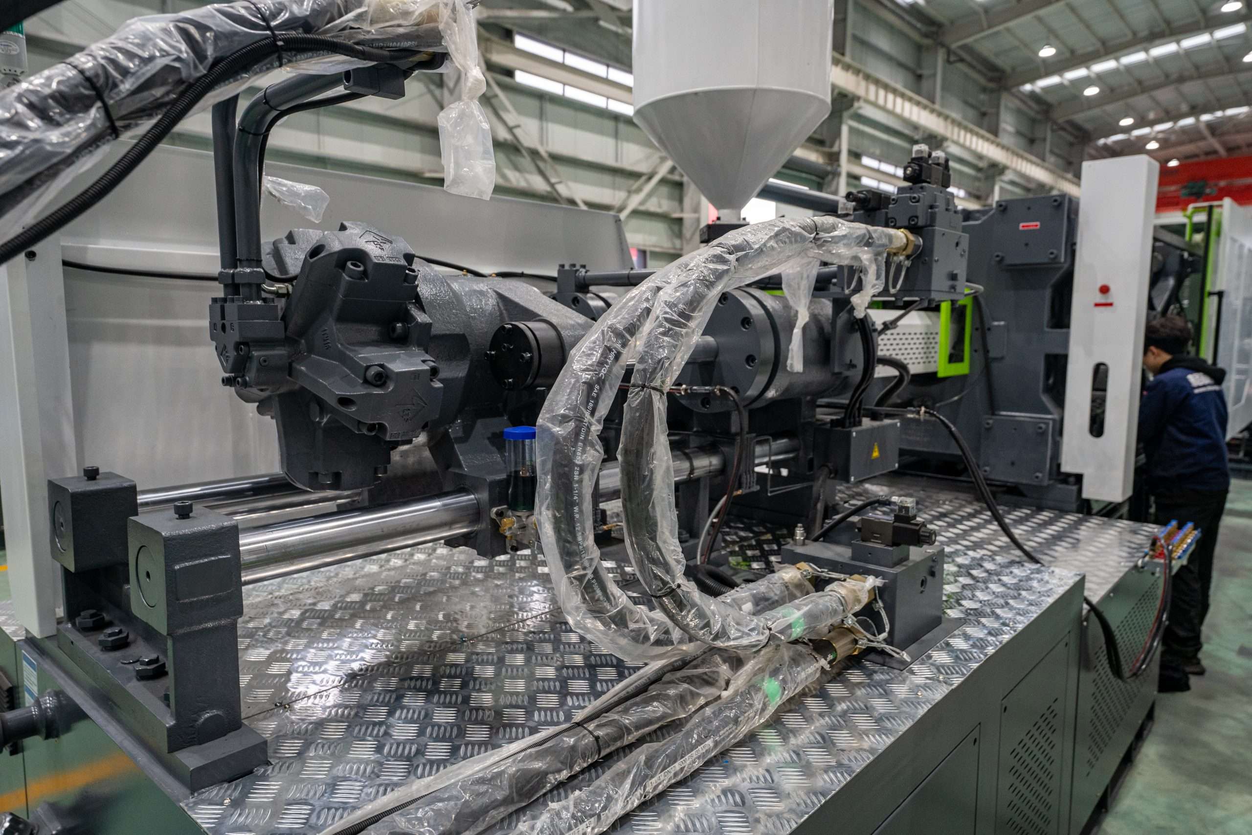 Energy-Efficient Servo Motor System Energy-saving servo motor on a GREENST machine