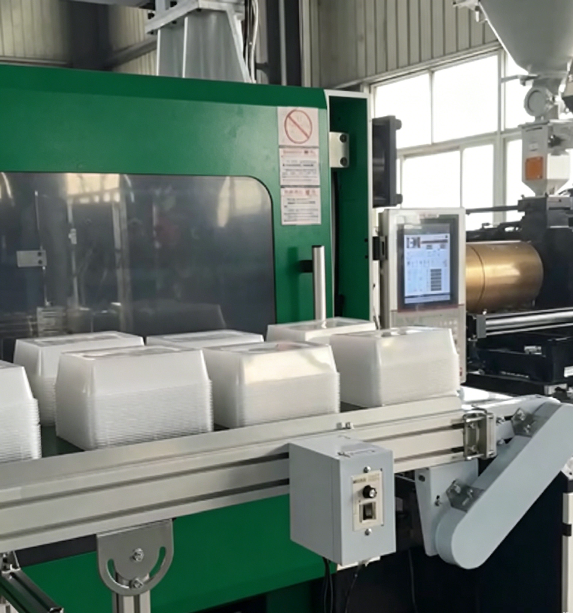 Vietnam thin-wall lunch box injection molding production line