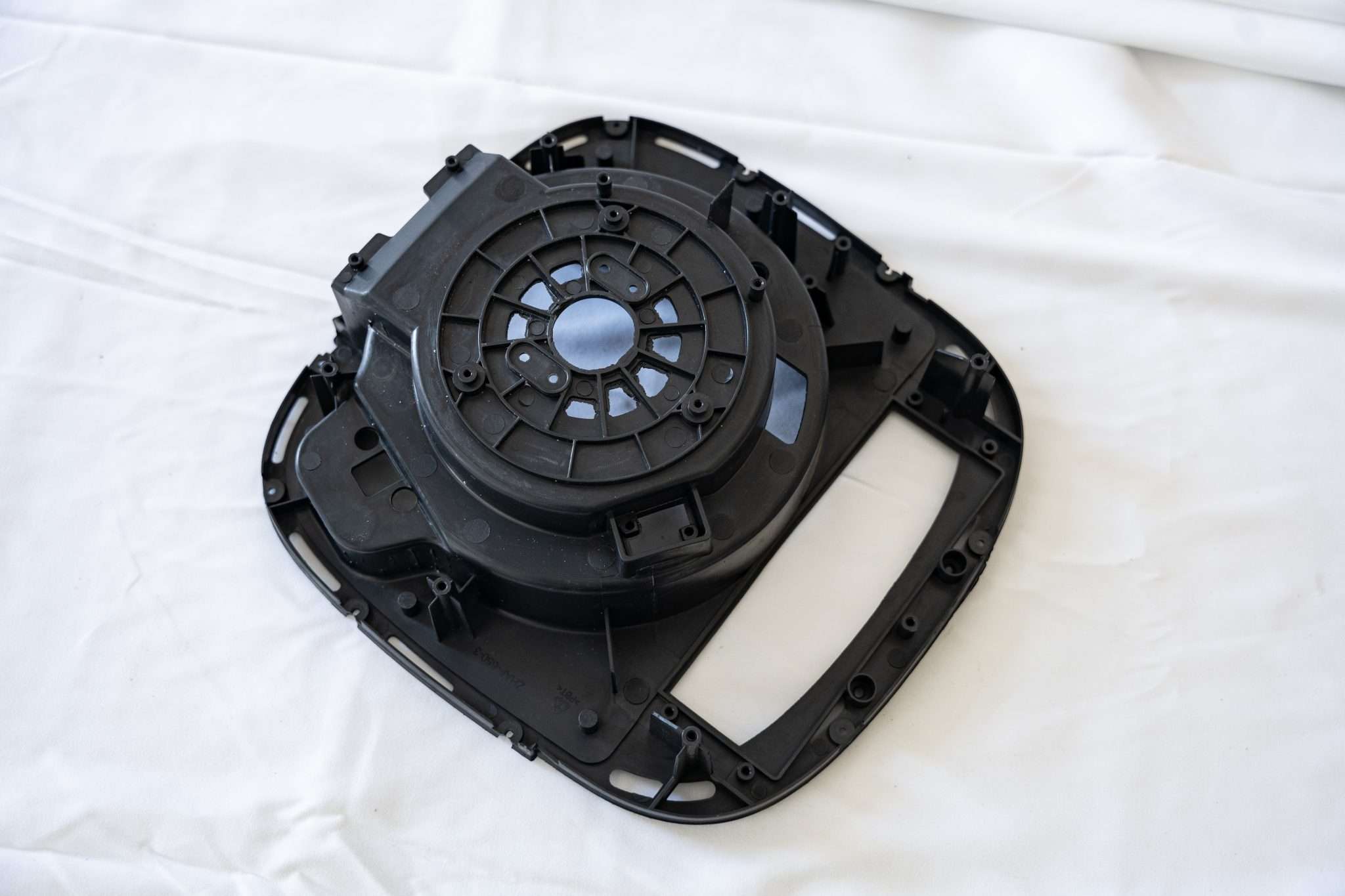 Automotive plastic parts injection molding solution