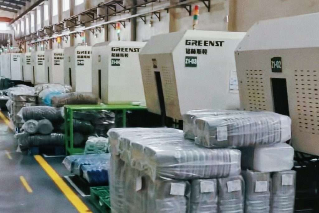 Industrial plastic parts injection molding workshop